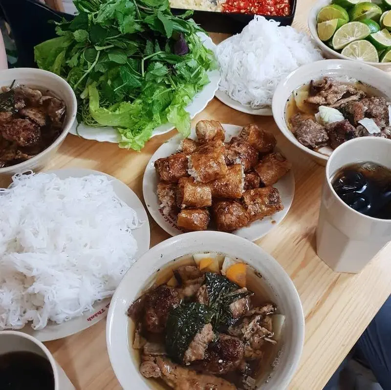 Thưởng thức B&uacute;n Chả Đắc Kim g&oacute;i trọn tinh hoa ẩm thực H&agrave; Nội 3
