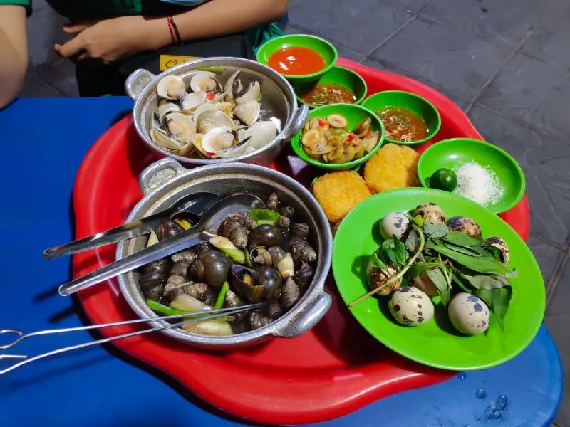 Thưởng thức ốc luộc H&agrave; Nội với top 15 qu&aacute;n ngon nổi tiếng 7