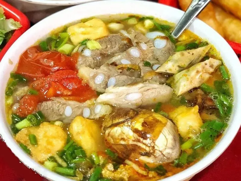 Top 10 qu&aacute;n b&uacute;n ri&ecirc;u ngon H&agrave; Nội được d&acirc;n s&agrave;nh ăn khuy&ecirc;n đi 7