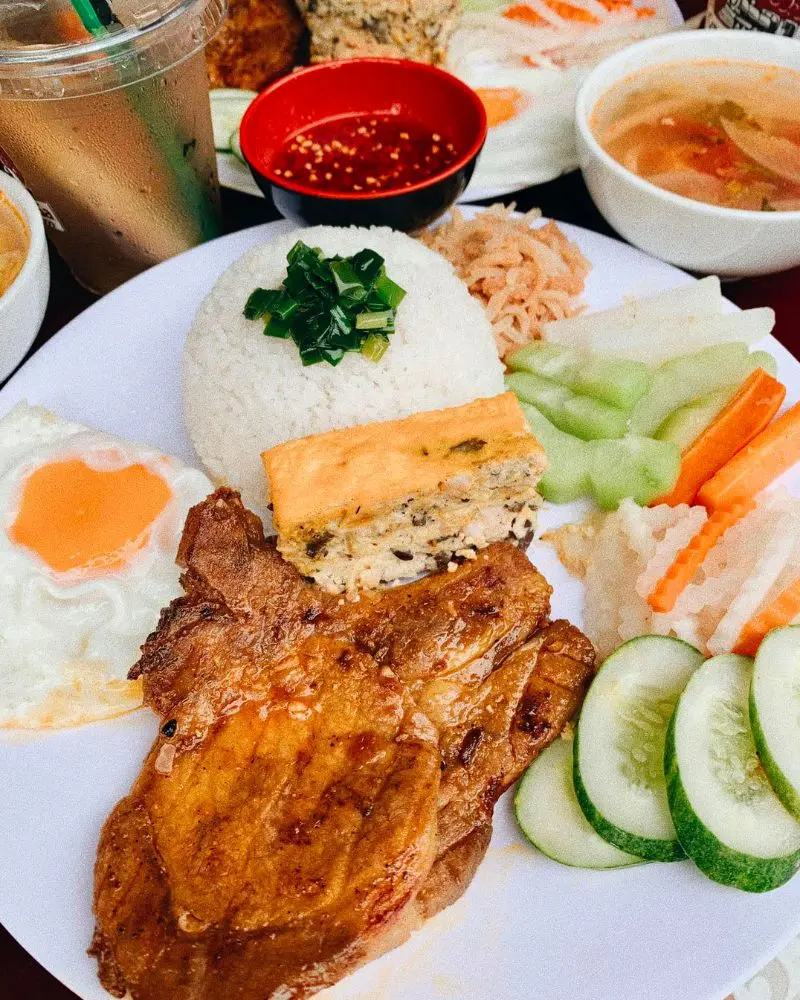 Top 10 qu&aacute;n cơm tấm H&agrave; Nội ngon bổ rẻ rất được ưa chuộng 5