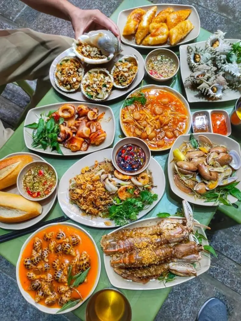 Top 11 quán ốc đêm Hà Nội lan tỏa hương vị ấm nồng 8