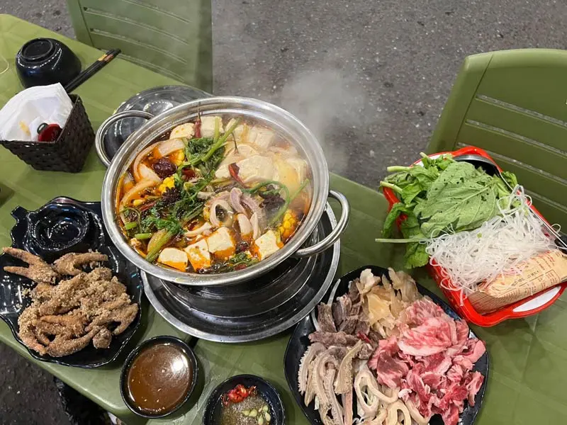 Top 12 qu&aacute;n lẩu đu&ocirc;i b&ograve; H&agrave; Nội ngon qu&ecirc;n lối về 10