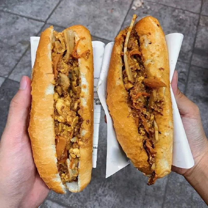 Top 15 quán bánh mì Hà Nội chuẩn vị phố cổ được yêu thích 7