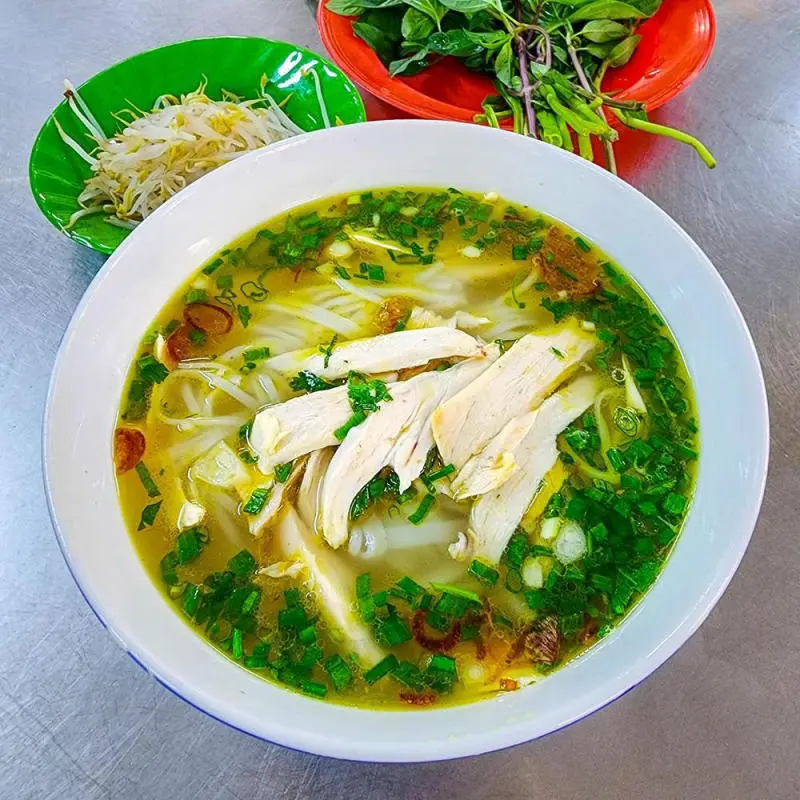 Top 15 quán phở gà ngon Hà Nội làm bao người mê mẩn 9