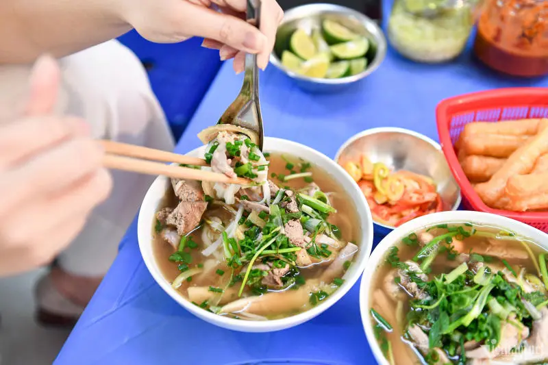 Top 15 quán phở gà ngon Hà Nội làm bao người mê mẩn 5