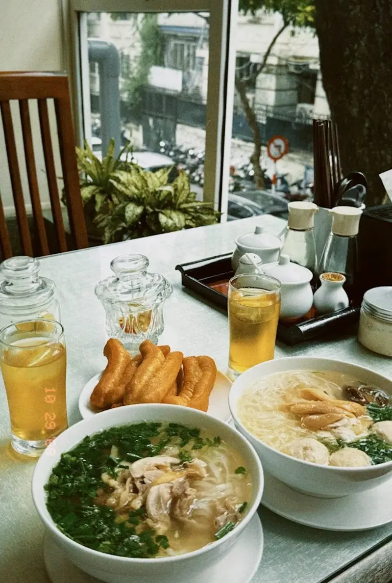 Top 15 quán phở gà ngon Hà Nội làm bao người mê mẩn 14