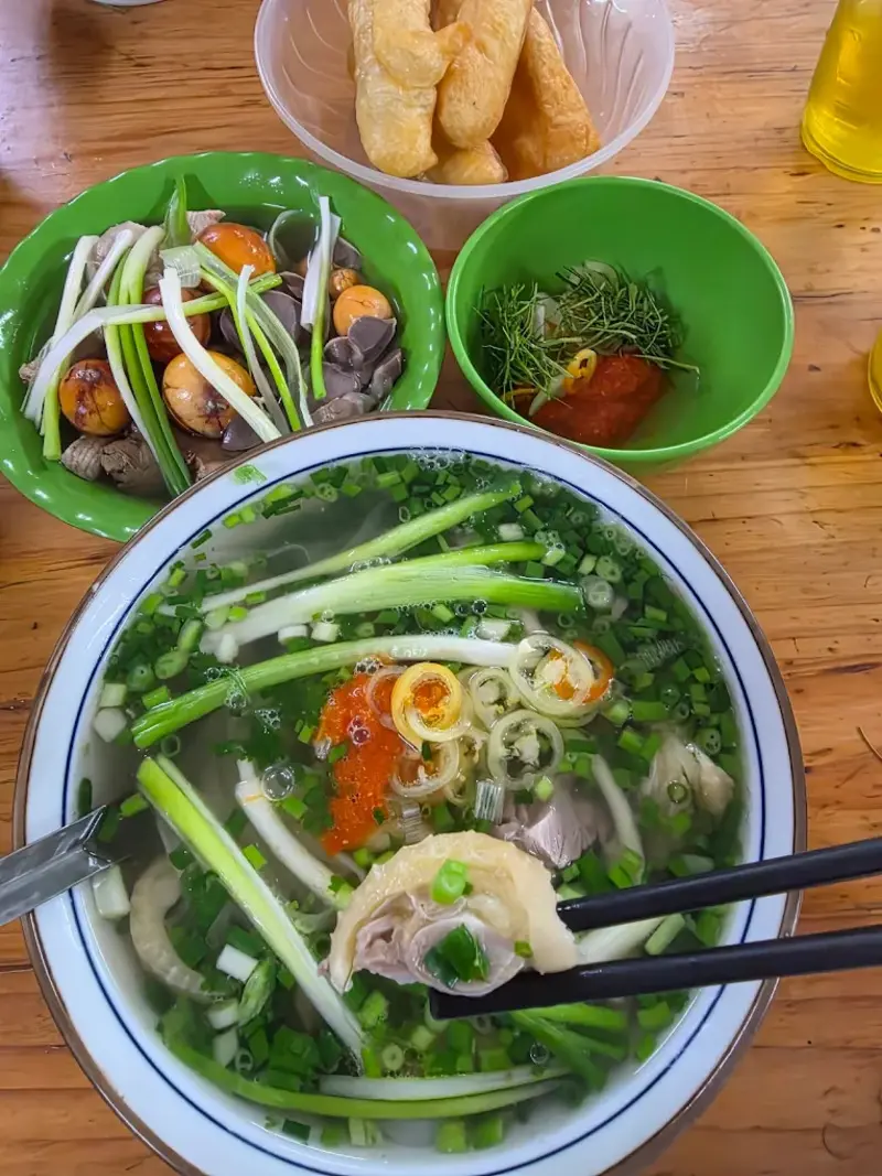Top 15 quán phở gà ngon Hà Nội làm bao người mê mẩn 16
