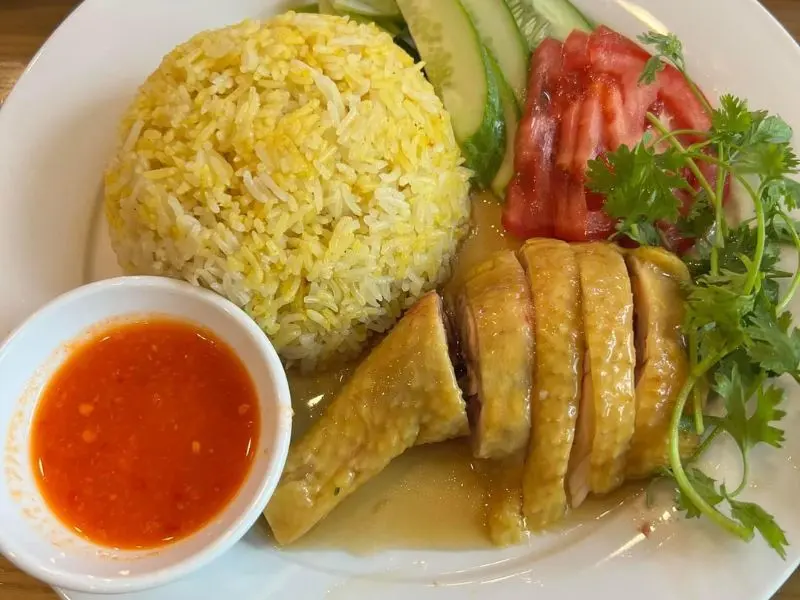 Top 6 qu&aacute;n cơm g&agrave; Hải Nam nổi tiếng nhất H&agrave; Nội 2