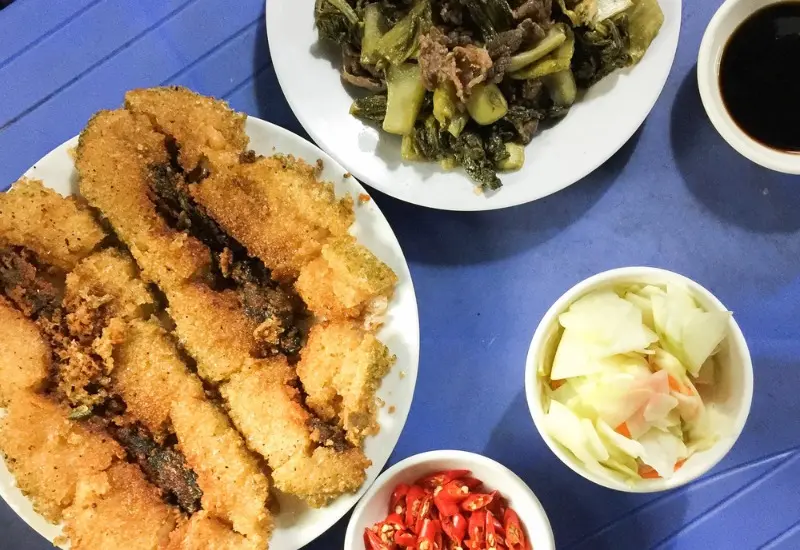 Top 8 qu&aacute;n b&aacute;nh chưng r&aacute;n H&agrave; Nội nổi tiếng, si&ecirc;u ngon 2