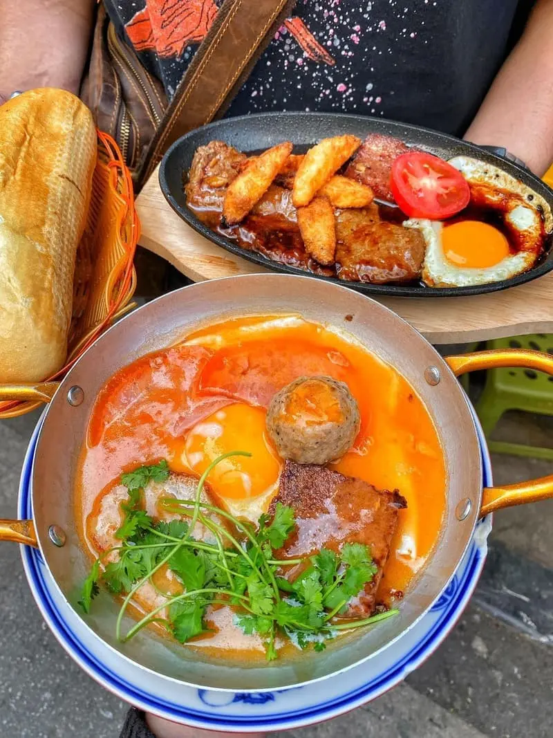 Top qu&aacute;n b&aacute;nh m&igrave; chảo H&agrave; Nội ngon qu&ecirc;n lối về bạn phải thử 2