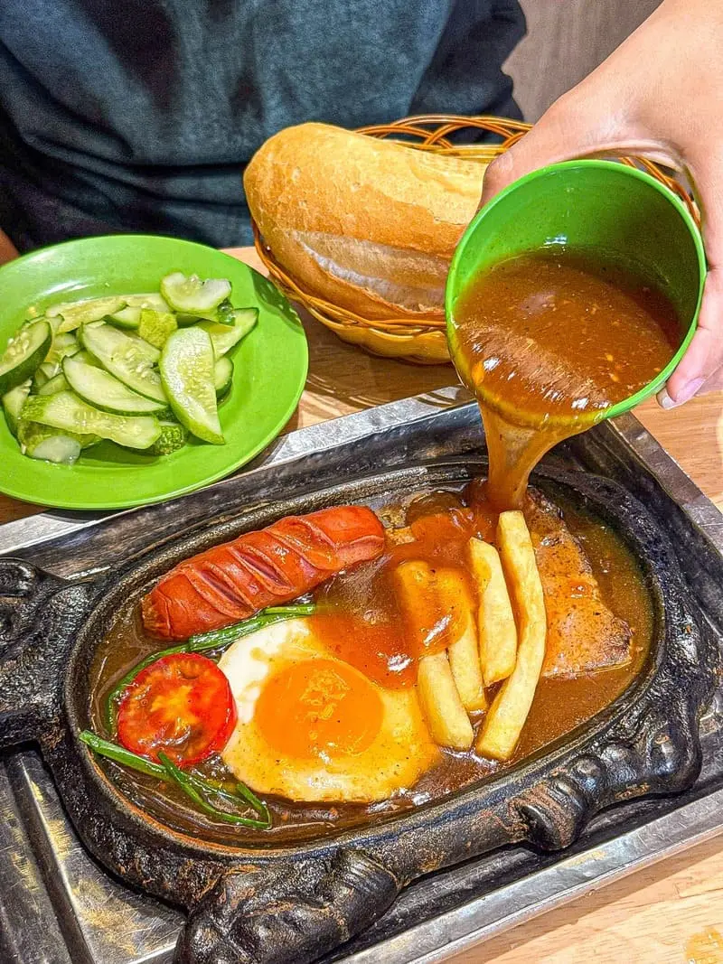 Top qu&aacute;n b&aacute;nh m&igrave; chảo H&agrave; Nội ngon qu&ecirc;n lối về bạn phải thử 6