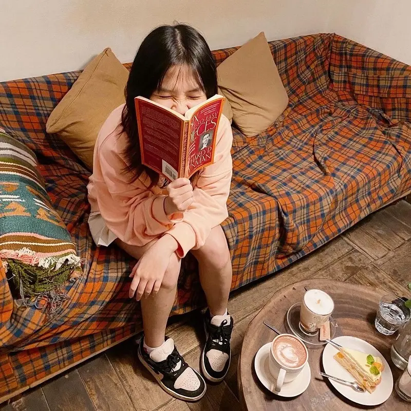 Xofa Caf&eacute; & Bistro: nơi tr&uacute; ch&acirc;n ấm &aacute;p mỗi khi đ&ecirc;m về 6