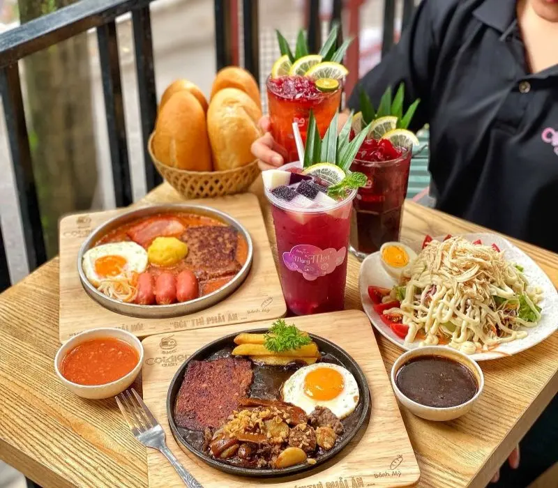 Cột Điện Quán: Bánh mì chảo khuynh đảo thế giới ẩm thực Hà Nội
