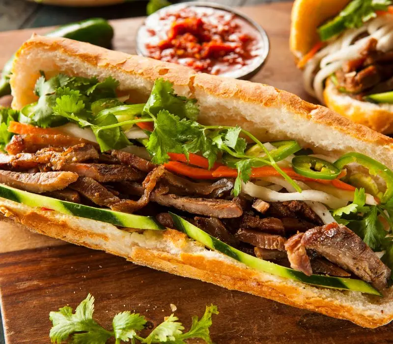 Điểm danh top 15 quán bánh mì Hà Nội ngon quên cả lối về