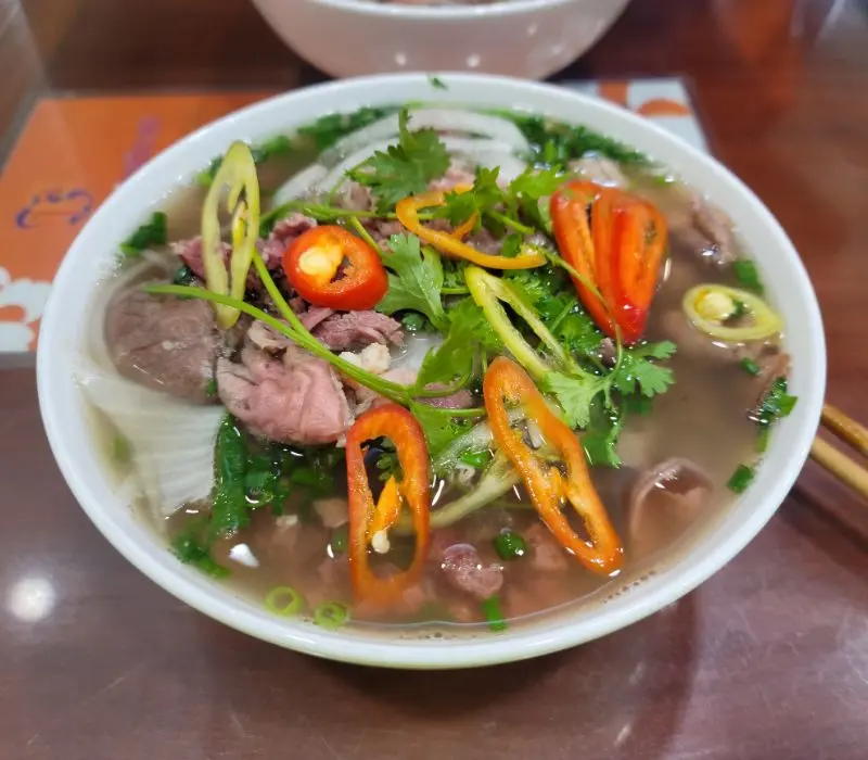 Phở 10 Lý Quốc Sư, tinh hoa ẩm thực truyền thống Việt