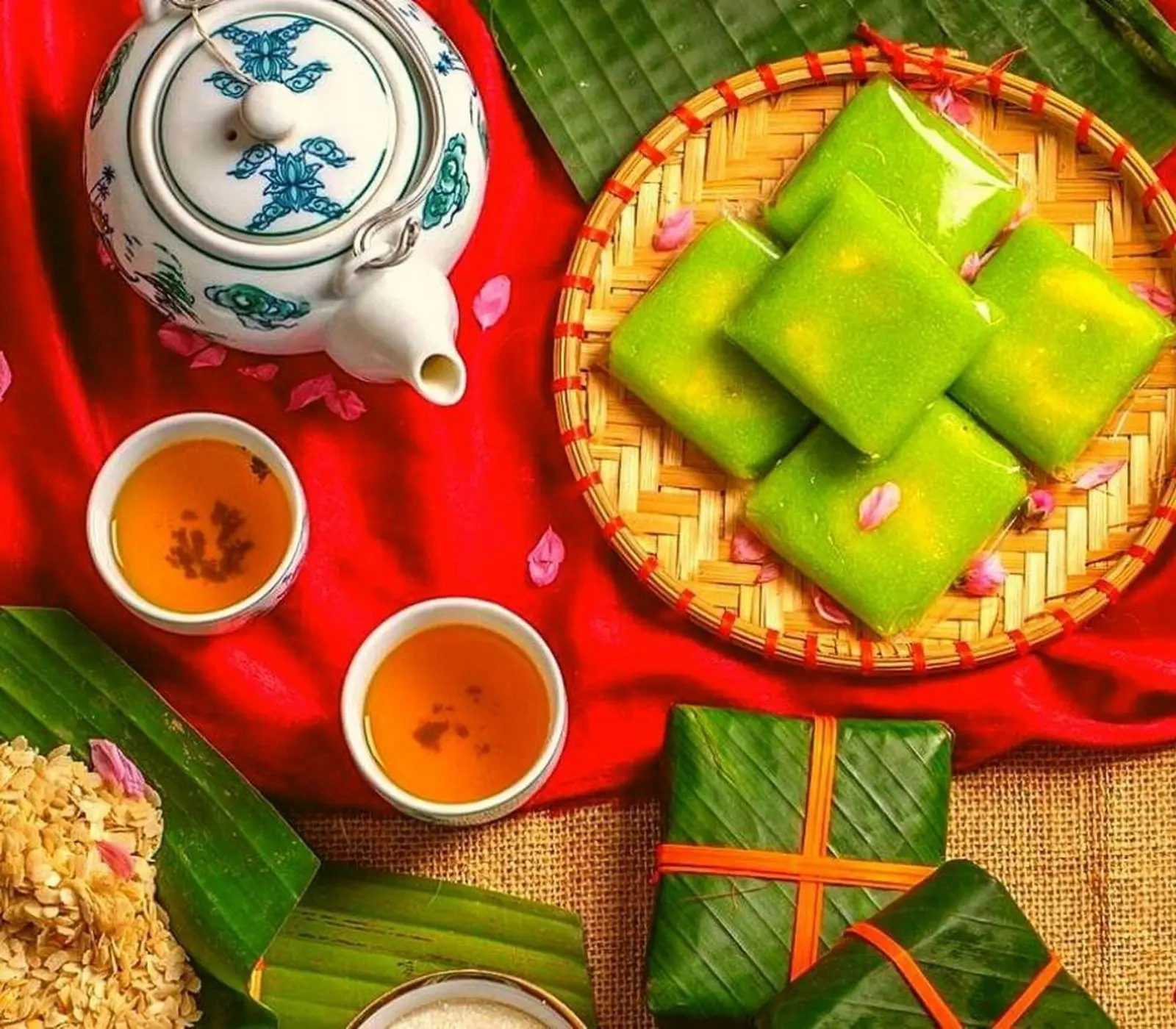 Tìm lại hương vị bánh cốm Hà Nội qua 10 hàng nổi tiếng