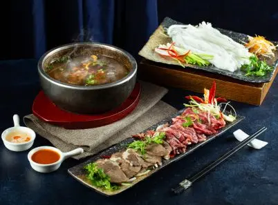 Top 10 quán phở bát đá Hà Nội ăn một lần liền nhớ mãi