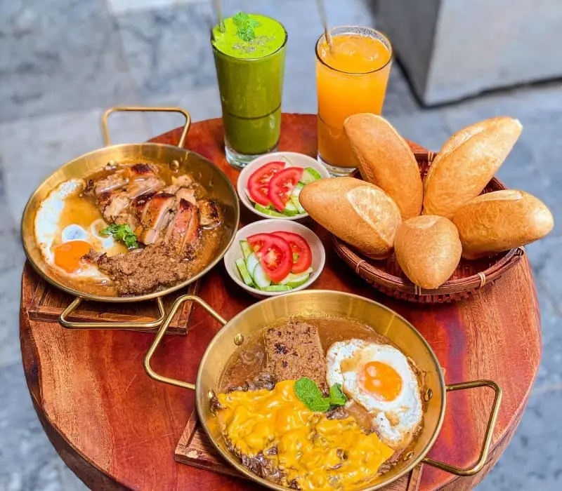 Top quán bánh mì chảo Hà Nội ngon quên lối về bạn phải thử