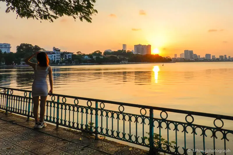 Bức tranh Ho&agrave;ng h&ocirc;n Hồ T&acirc;y tuyệt sắc những ng&agrave;y cuối thu 6