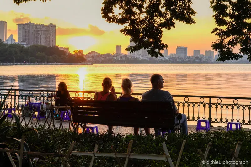 Bức tranh Ho&agrave;ng h&ocirc;n Hồ T&acirc;y tuyệt sắc những ng&agrave;y cuối thu 4