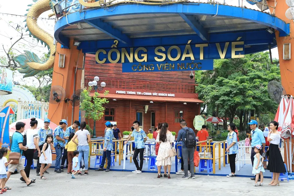 Công viên nước Hồ Tây: Kinh nghiệm vui chơi và giá vé mới nhất 5