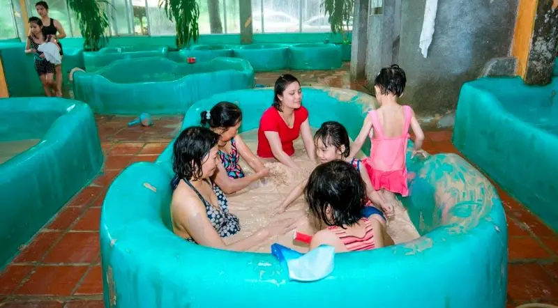 Đến khu du lịch Khoang Xanh Suối Tiên vui chơi, tránh nóng 11