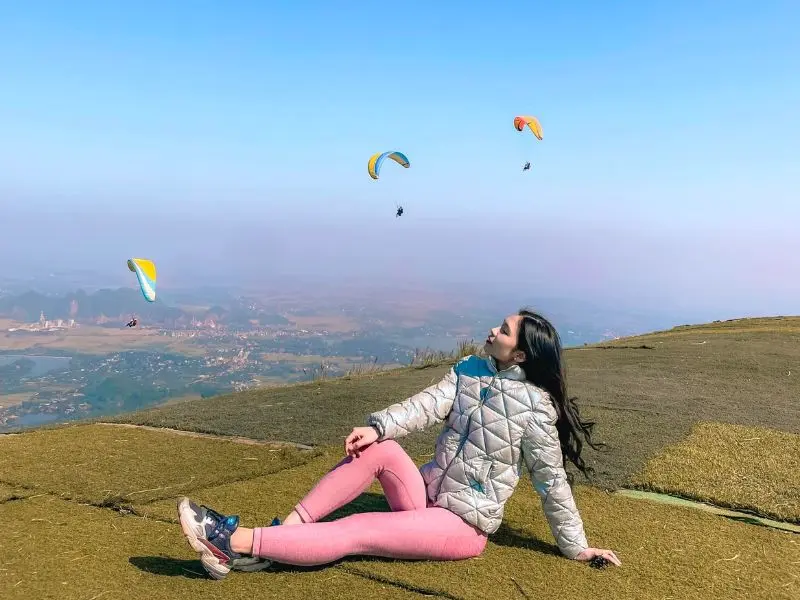 Đồi Bù: Thiên đường của cỏ lau và trải nghiệm dù lượn trên không 8