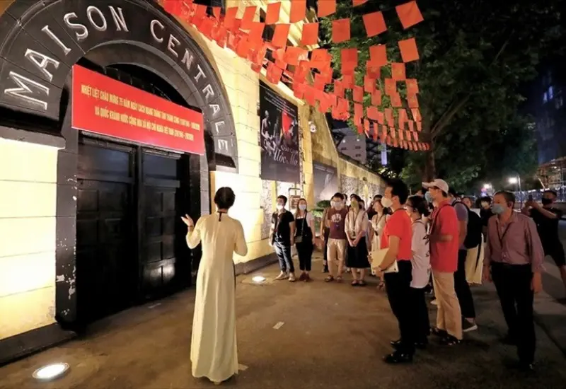 Lưu ngay 13 tour đ&ecirc;m H&agrave; Nội đặc sắc kh&ocirc;ng thể bỏ lỡ 6