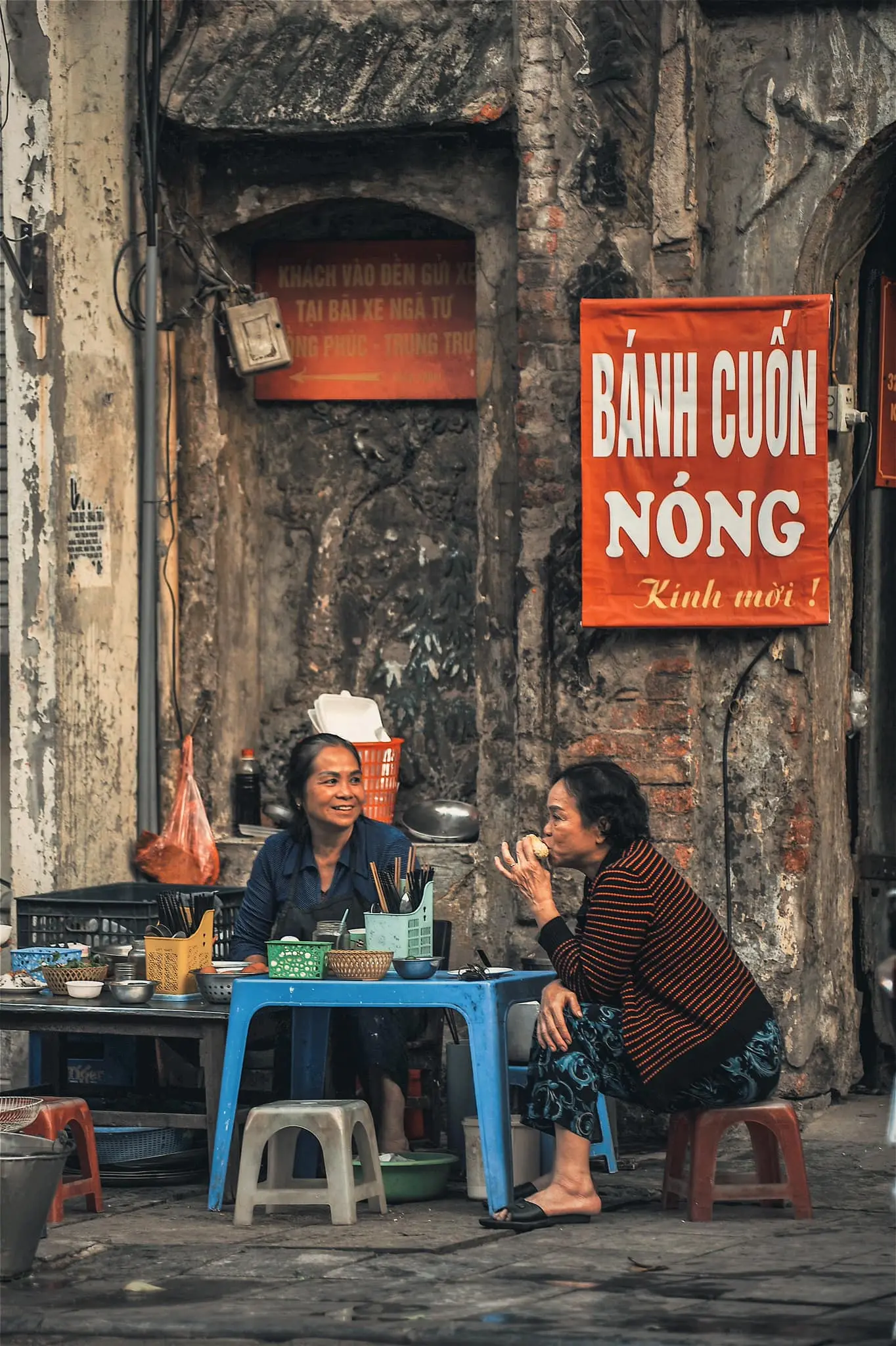 Một chiều Lang thang H&agrave; Nội kh&aacute;m ph&aacute; vẻ đẹp b&igrave;nh dị 15