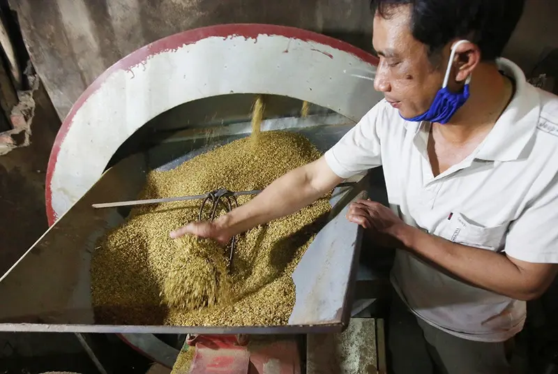 Ng&aacute;t hương L&agrave;ng V&ograve;ng : Địa danh nổi tiếng với nghề l&agrave;m cốm 7