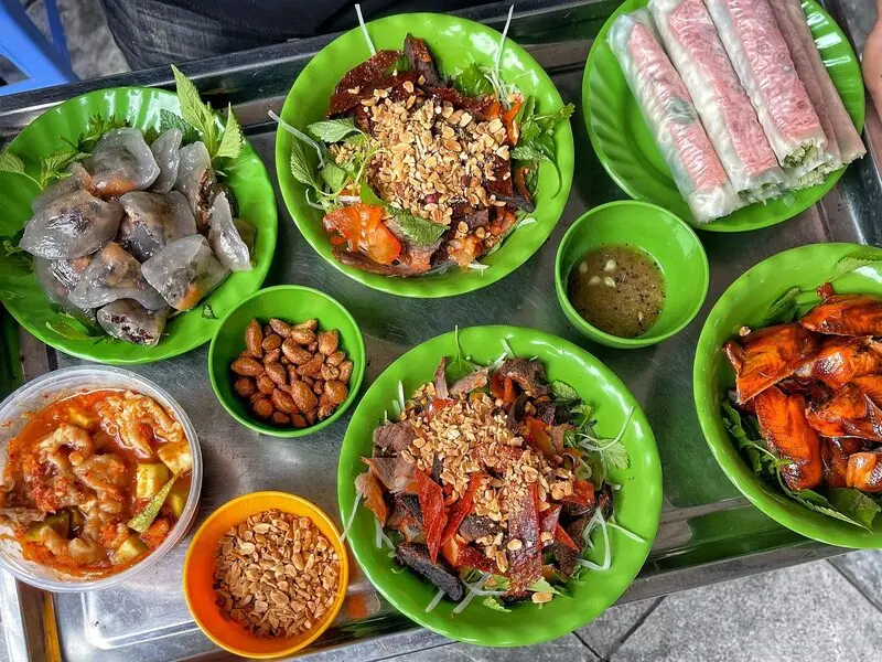 Phố đi bộ Hồ Gươm: Kinh nghiệm ăn chơi, check-in 2026 14