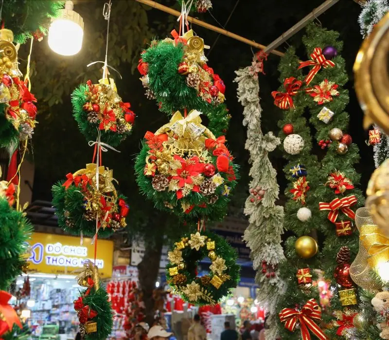 Phố Hàng Mã lung linh trước thềm Noel 2025 8