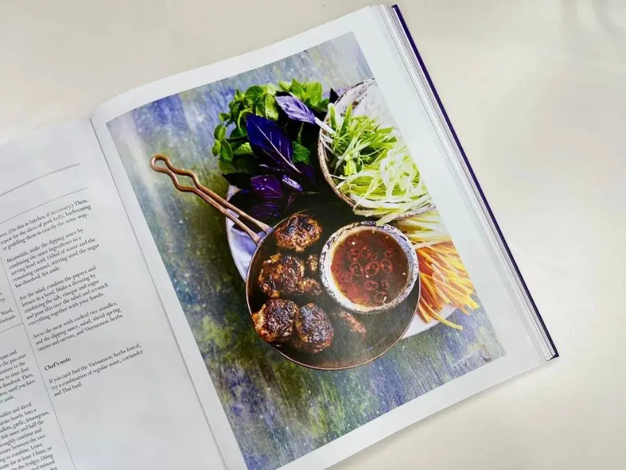 Review b&uacute;n chả H&agrave; Nội, m&oacute;n ngon ghi danh c&ocirc;ng thức ẩm thực thế giới 2