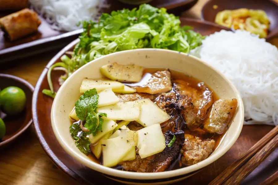 Review b&uacute;n chả H&agrave; Nội, m&oacute;n ngon ghi danh c&ocirc;ng thức ẩm thực thế giới 5