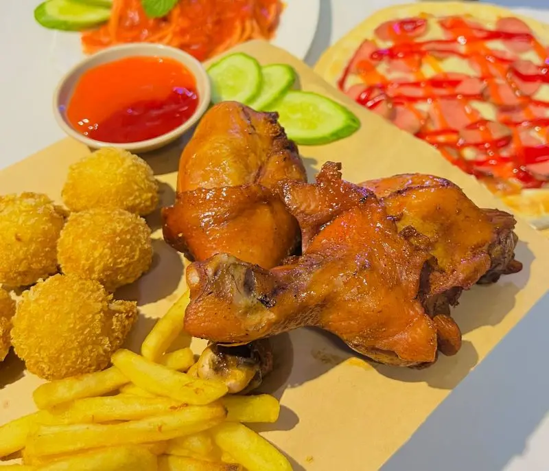 Top 8+ qu&aacute;n cafe phim H&agrave; Nội được c&aacute;c teen H&agrave; Th&agrave;nh y&ecirc;u th&iacute;ch nhất 3