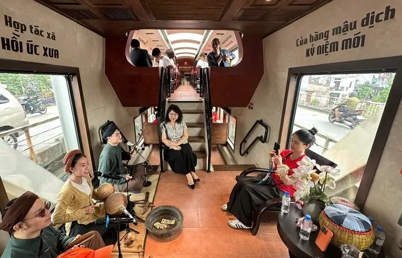 Trải nghiệm t&agrave;u H&agrave; Nội 5 cửa &ocirc;, một h&agrave;nh tr&igrave;nh văn h&oacute;a đặc sắc 6