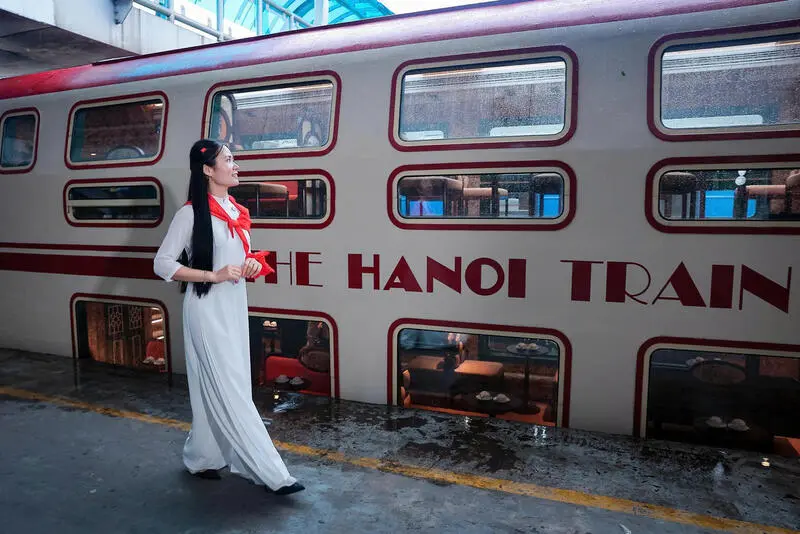 Trải nghiệm t&agrave;u H&agrave; Nội 5 cửa &ocirc;, một h&agrave;nh tr&igrave;nh văn h&oacute;a đặc sắc 4