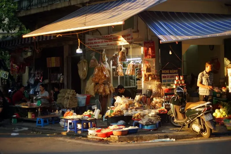 Vòng quanh Chợ Hàng Bè khám phá thiên đường ẩm thực hấp dẫn 4