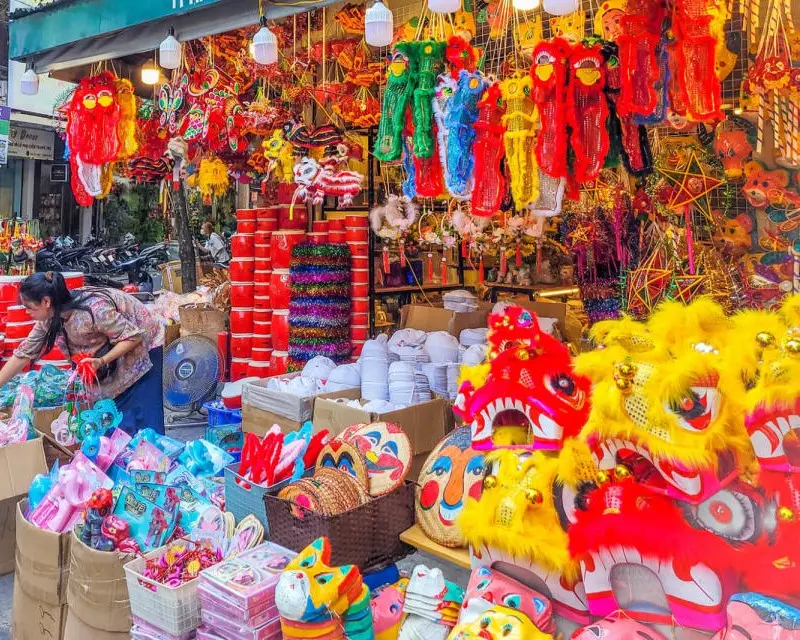Ghé Phố Hàng Mã lung linh rước đèn trong đêm Trung Thu