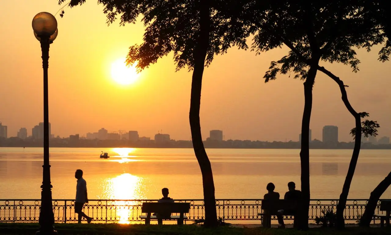 Gợi &yacute; lịch tr&igrave;nh đi chơi đ&ecirc;m H&agrave; Nội d&agrave;nh cho hội c&uacute; đ&ecirc;m 8