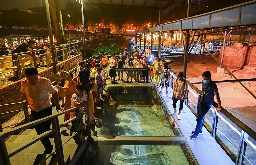 Tour đêm khám phá Hoàng Thành Thăng Long Hà Nội tìm về cội nguồn lịch sử 10