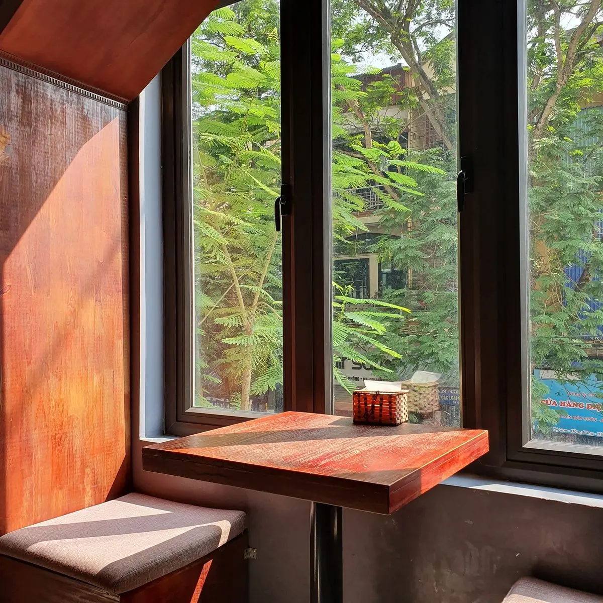Cả v&ugrave;ng trời b&igrave;nh y&ecirc;n đến lạ tại Classe Coffee n Books 9