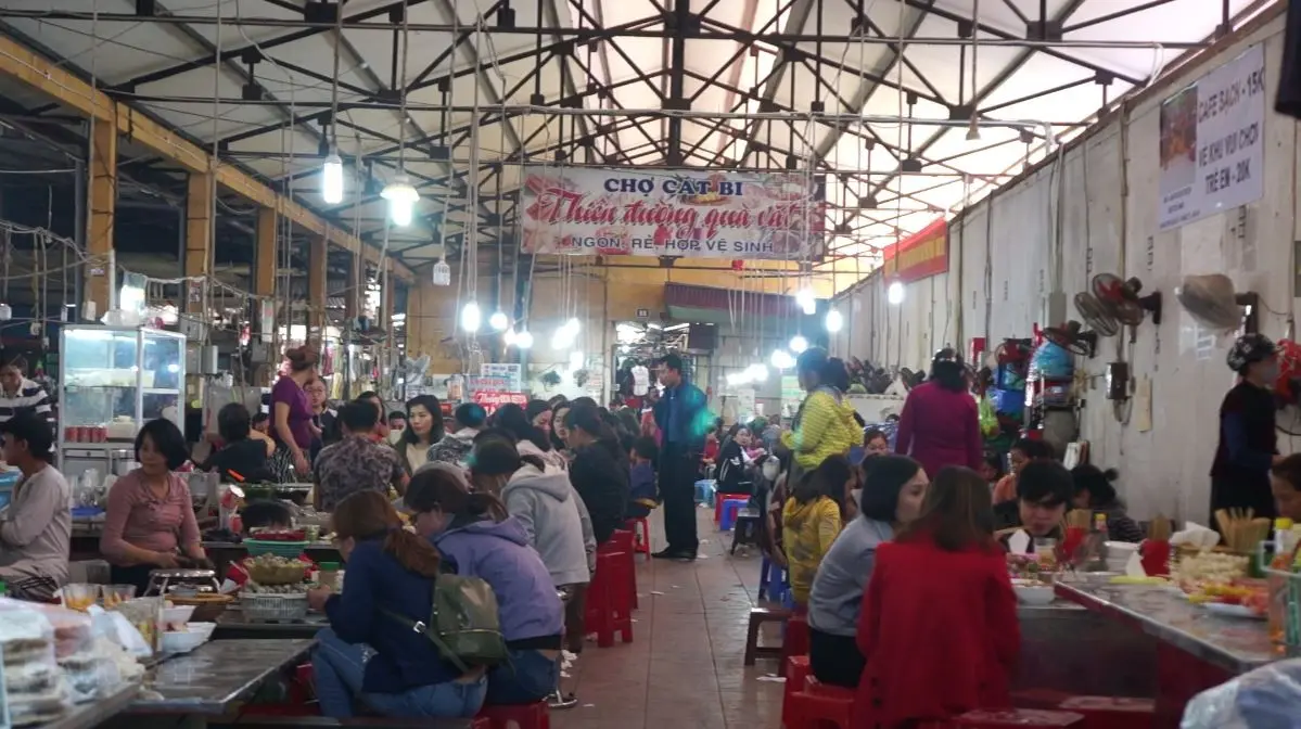 C&agrave;n qu&eacute;t 1001 m&oacute;n ngon tại thi&ecirc;n đường Ẩm thực Chợ C&aacute;t Bi Hải Ph&ograve;ng 6