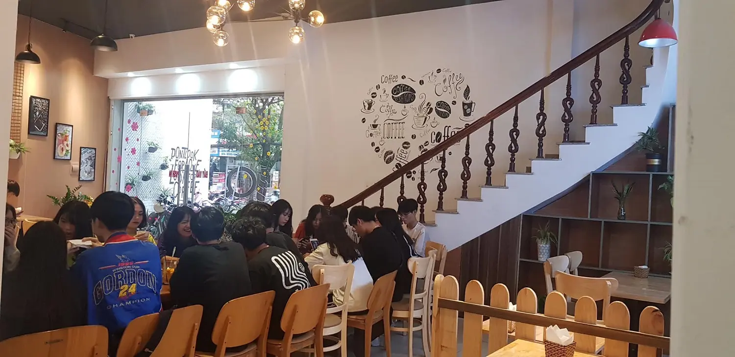 Đi nh&oacute;m đ&ocirc;ng cũng kh&ocirc;ng lo khi gh&eacute; Q Coffee Hải Ph&ograve;ng 7