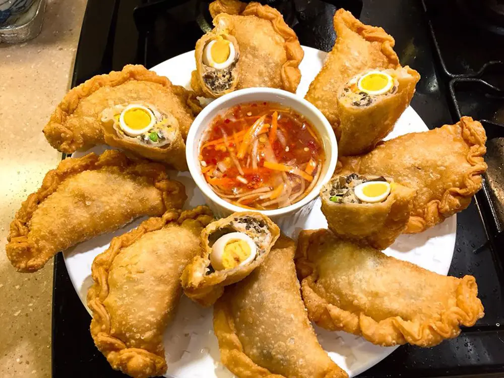 Điểm danh những Qu&aacute;n ăn vặt ngon ở Hải Ph&ograve;ng 15