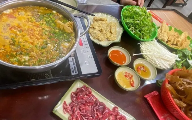 Điểm qua Top 13 qu&aacute;n lẩu cua đồng Hải Ph&ograve;ng l&agrave;m say l&ograve;ng c&aacute;c bạn trẻ 8