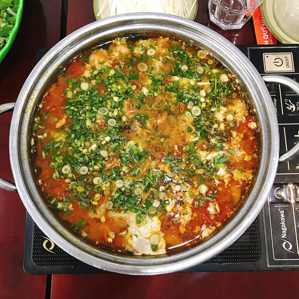 Điểm qua Top 13 qu&aacute;n lẩu cua đồng Hải Ph&ograve;ng l&agrave;m say l&ograve;ng c&aacute;c bạn trẻ 2