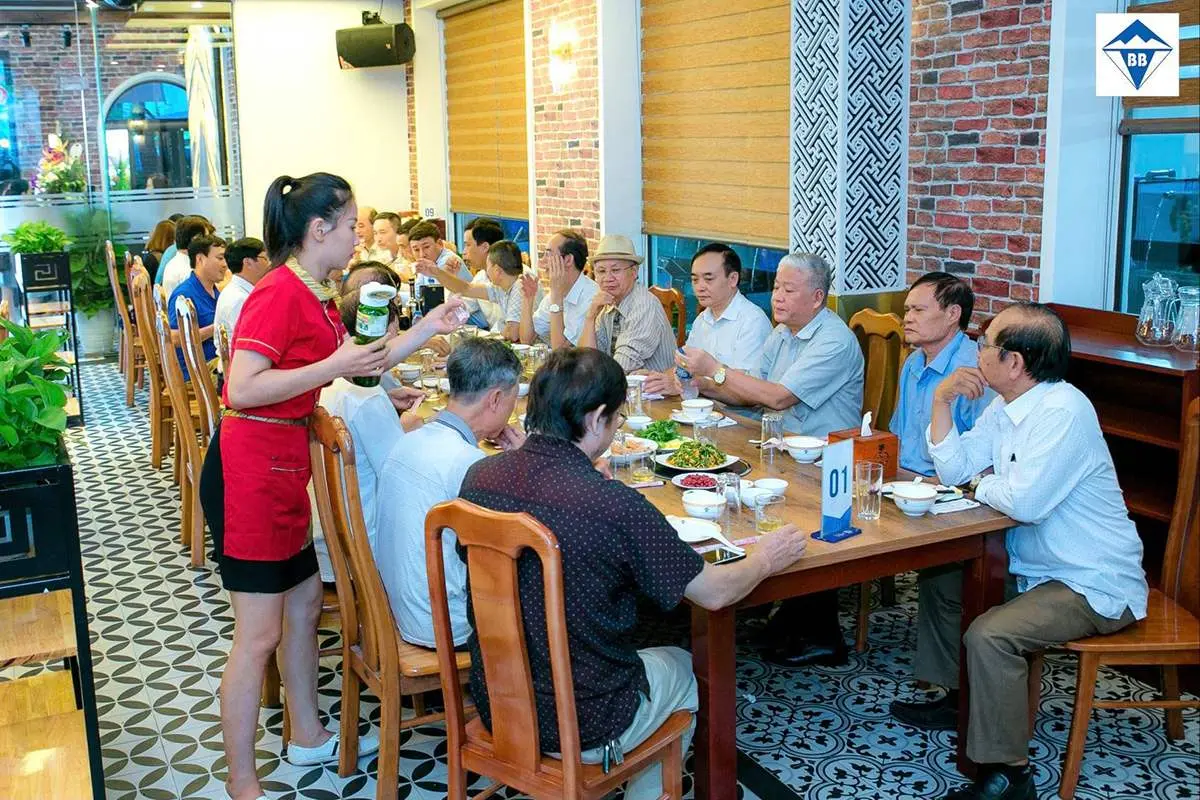 Gh&eacute; thăm thi&ecirc;n đường ẩm thực tại Nh&agrave; h&agrave;ng Vịnh Bắc Bộ Hải Ph&ograve;ng 8