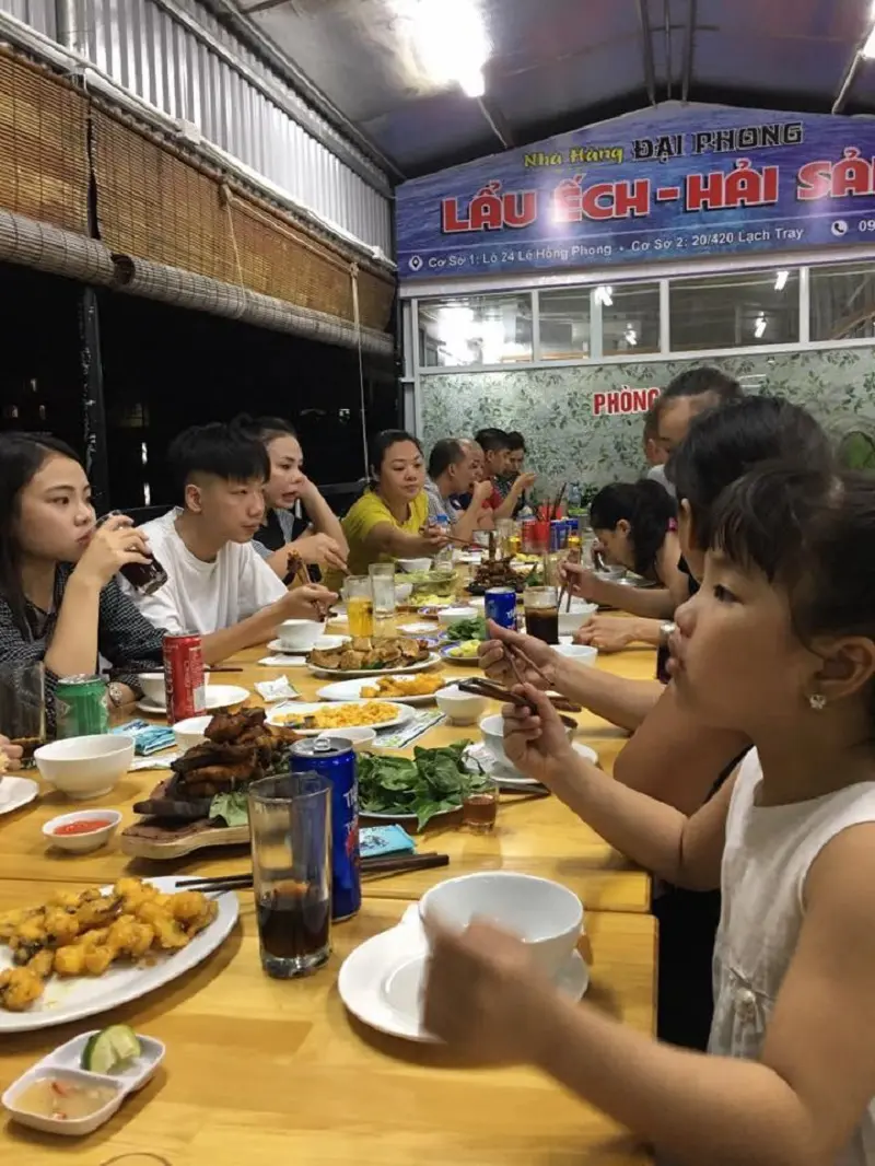 Hấp dẫn với thực đơn tại Nh&agrave; h&agrave;ng hải sản Đại Phong Hải Ph&ograve;ng 15