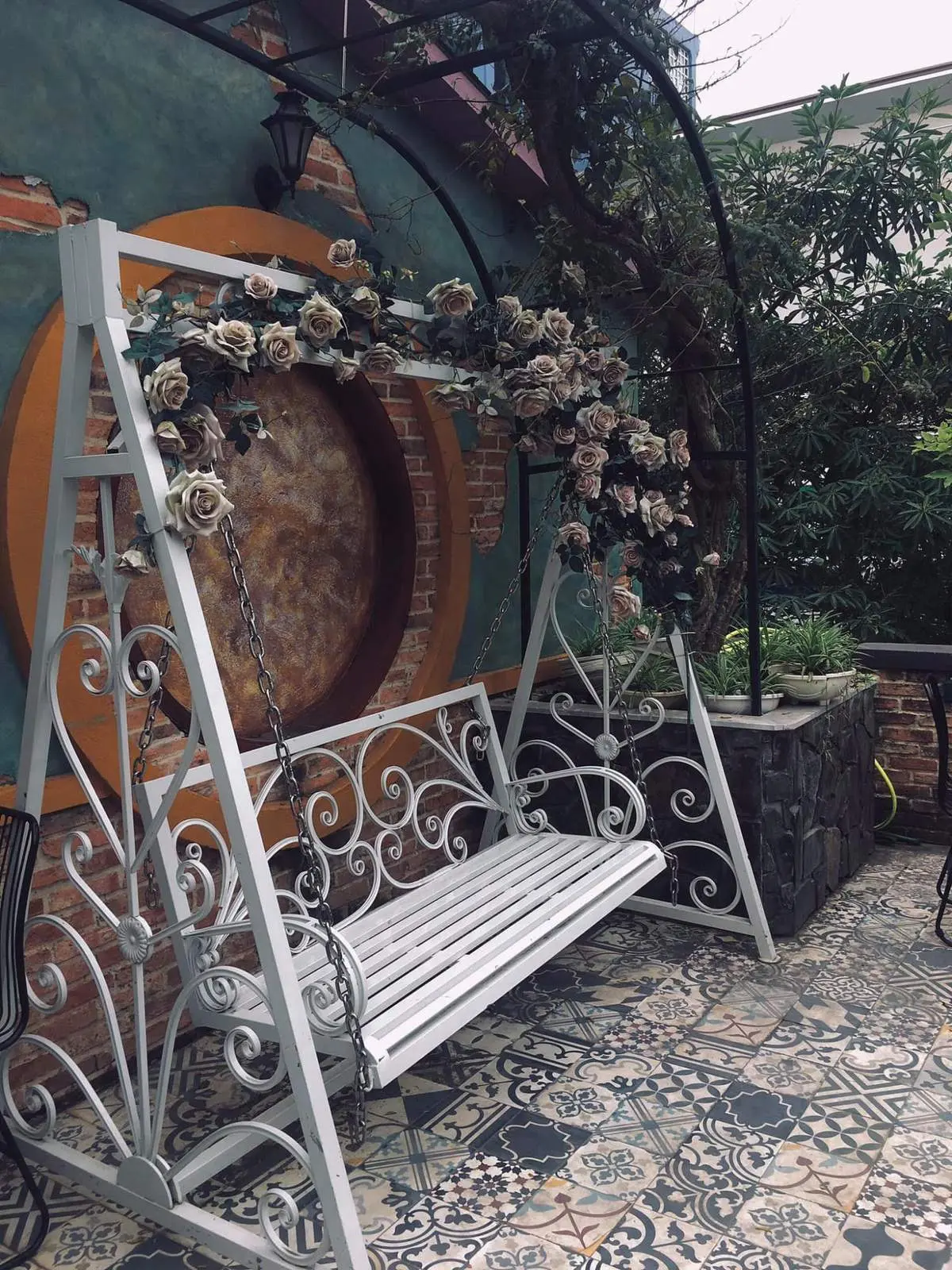Happy House Cafe - Qu&aacute;n cafe c&aacute; Koi độc đ&aacute;o giữa l&ograve;ng Hải Ph&ograve;ng 8